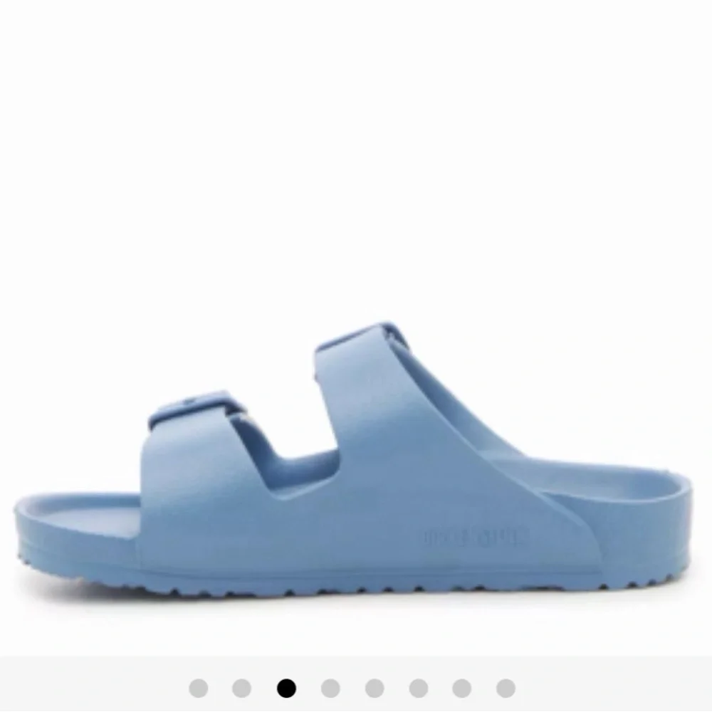 Birkenstock blue youth sandal. Size 34 (3)